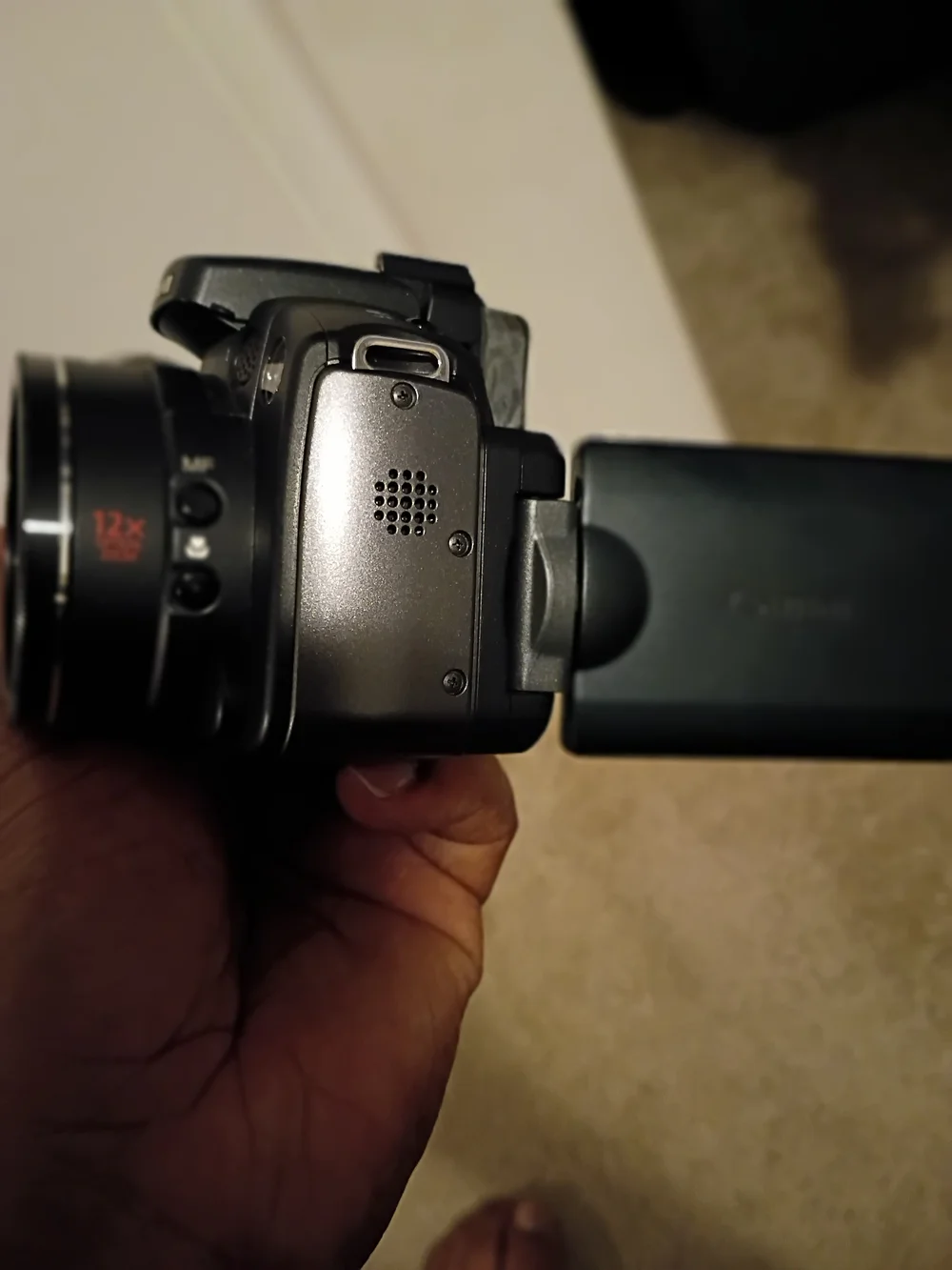 Canon Black Digital Camera with 12x Zoom Lens With Carry Bag